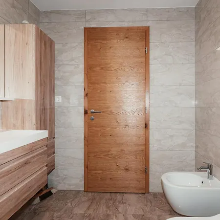 Apartmaji Laznik Апартаменты *
