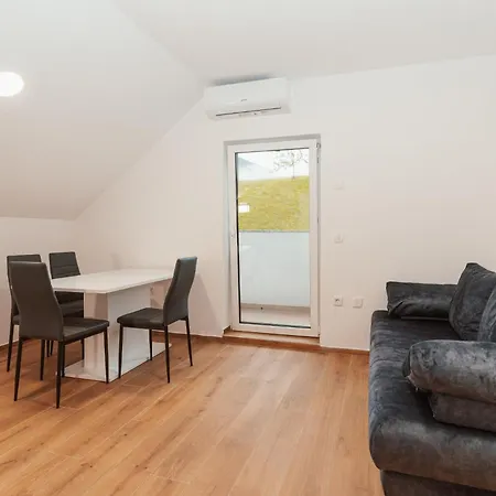 Apartmaji Laznik Ljubno