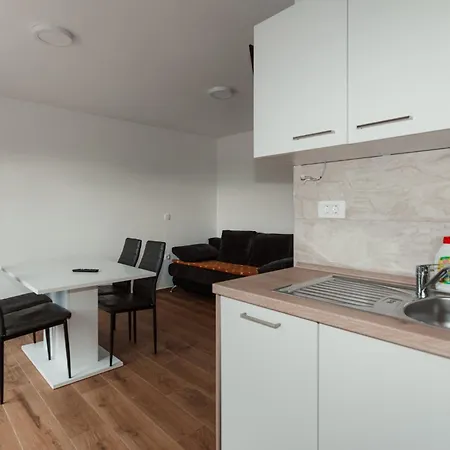Apartmaji Laznik