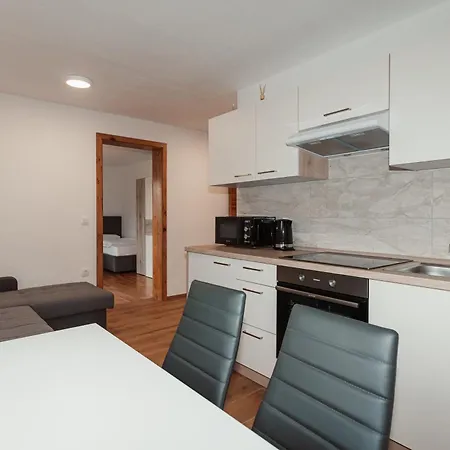 Apartmaji Laznik *