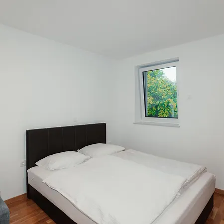Apartmaji Laznik