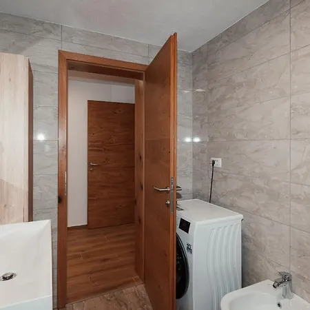 Apartmaji Laznik Апартаменты Ljubno