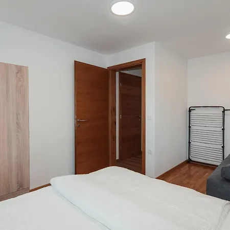 Апартаменты Apartmaji Laznik *